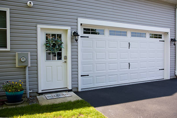 24/7 Emergency Garage Door Panel Replacement experts in Hughes County County, SD